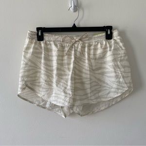 Old Navy Women’s Quick-Drying Built-in Liner NEW